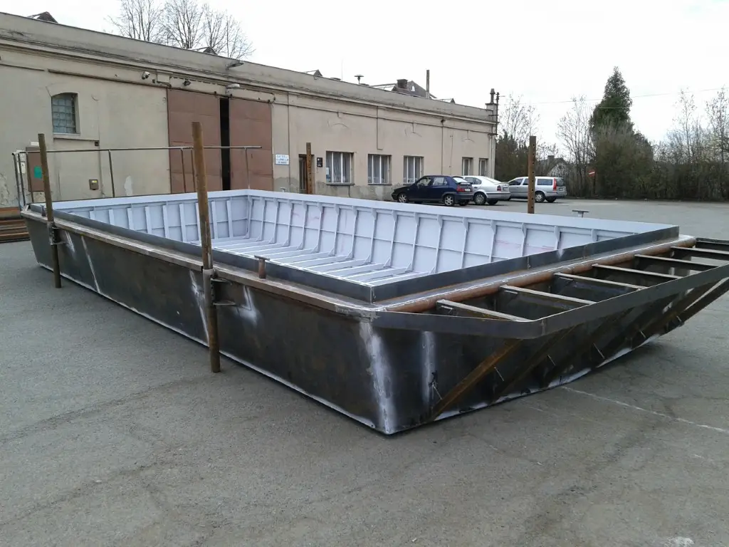 hausboty pontony kovovyroba ceska lipa (2) (Střední)