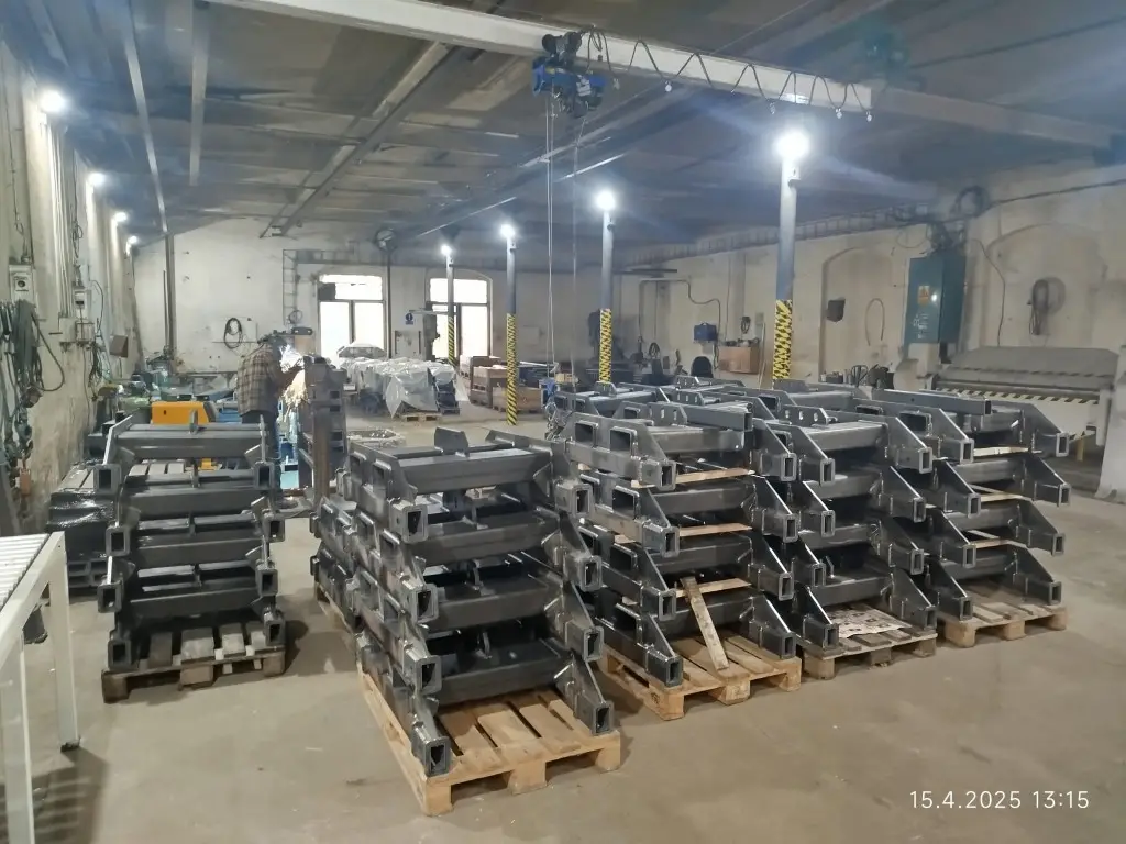 kovovyroba cvikov automotive svarence (10) (Střední)